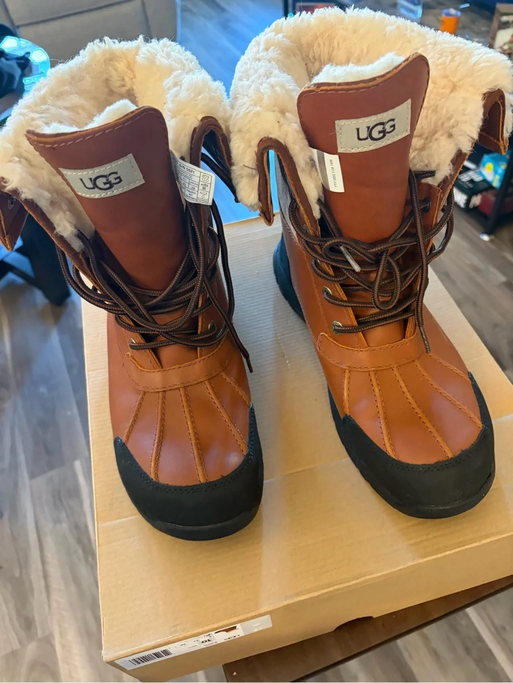 UGG Men's BUTTE WATERPROOF WINTER BOOT WORCHESTER